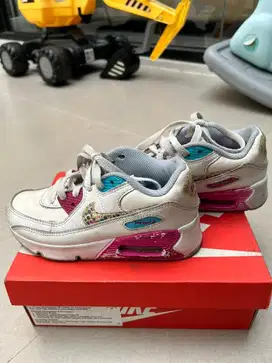 sepatu nike air max anak pink masih bagus