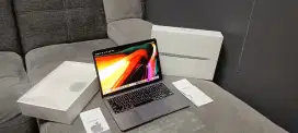 MacBook Air M1
13” Chip Apple M1 8GB/512GB Thn 2020
