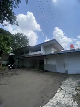 DIJUAL TANAH + RUMAH SUPER LUAS DI JANTUNG KEMANG – JAKARTA SELATAN