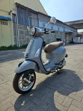 Piaggio Vespa Primavera ABS Grey 2023