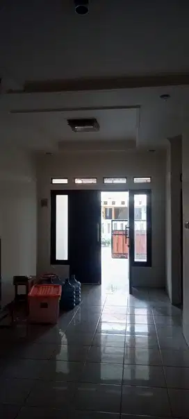 Rumah 2 Lantai Siap Huni Strategis di Bintaro, Pondok Aren, Tangerang