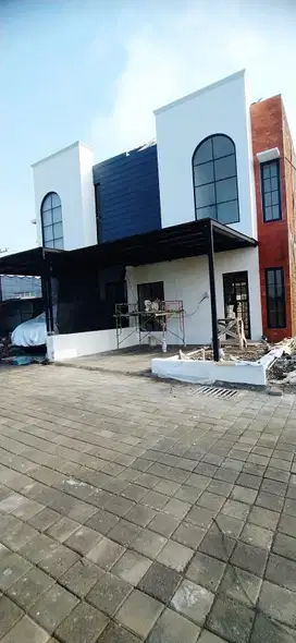RUMAH 2 LANTAI FREE KANOPI LOKASI SUKUN MALANG