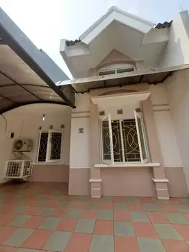 Rumah sudah Renovasi di Sektor 6 Gading Serpong siap huni