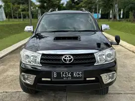 Toyota Fortuner G 2.7 Lux AT 2010