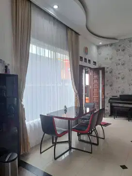 Rumah mewah asri dan terawat baik, di lokasi strategis & full furnish