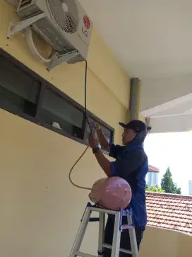 Jasa perbaikan AC wilayah surabaya