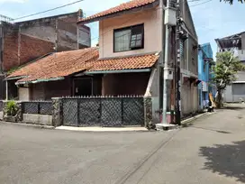 Rumah Murah Terawat Posisi Hook Siap Huni Dekat Metro Margahayu.