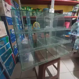 etalase kaca toko