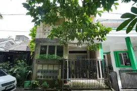 Rumah SHM 2 Lt Strategis dekat Paradise Walk Serpong Siap KPR J-21444