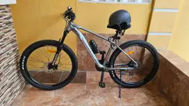 Sepeda - UNITED, MONANZA 4.3, 27.5 ABU ABU + Helm + Acc + dll.