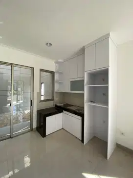 Langka! Rumah Hoek Tahap 2 PIK2 9x15 Samping Danau Full Furnished