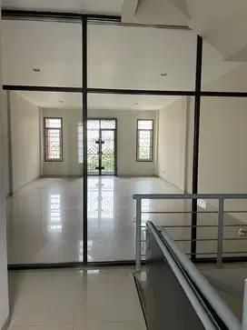 Disewakan Ruko 4 LT siap pakai dekat ke Asia Afrika Bandung