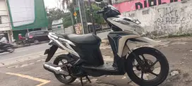 Vario iss 2013 putih original