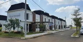 Dikontrakan rumah baru ditempati 3 tahun. Ada lahan samping dan canopy