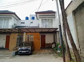 Rumah 2 Carport SHM 15 Menit ke Stasiun Rawa Buntu Siap Huni J-23566