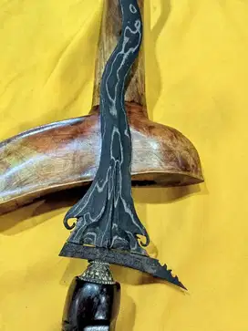 Keris Sepuh Karnotinanding pamor Ngulit Semongko