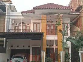 Disewakan Rumah 2 di Pondok Indah lt 240 m2 lb 360 m2 full furniture