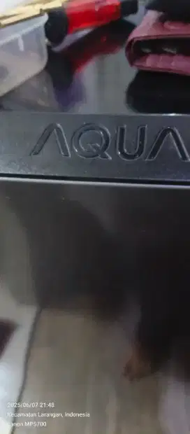 Dijual lemari es merk aqua