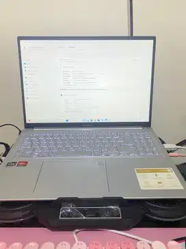 Laptop Asus Vivobook M16