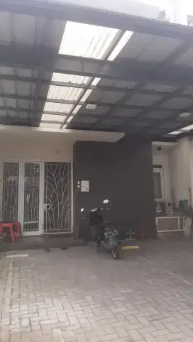 Rumah murah  terawat jarang ada  di komplek setra duta bandung SHM