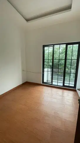 Dijual rumah 2 lt 6 x 10 m2 di Meruya utara lt 60 m2 lb 100 m2 unfurni