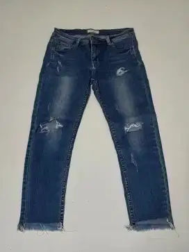 Celana Jeans Slim Fit Wanita Muda Model Sobek/Distressed Prlvd Odiva