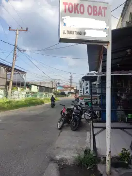 Ruko Bekas Toko Obat