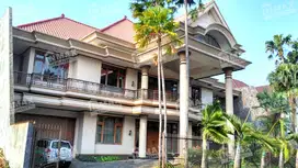 RUMAH MEWAH PAHLAWAN TRIP MALANG, DEKAT IJEN BOULEVARD, BAGUS, SIAP HU