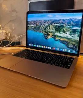 MACBOOK AIR i5 RETINA RAM 8GB MEMORY 128GB