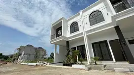 Rumah 2lt konsep Clasik eropa dekat Mako brimob kelapadua depok