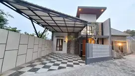 DIJUAL RUMAH LUAS DEKAT DENGAN RS MITRA PARAMEDIKA DI NGEMPLAK, SLEMAN