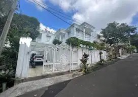 Rumah Siap Huni Di Komplek Pondok Hijau