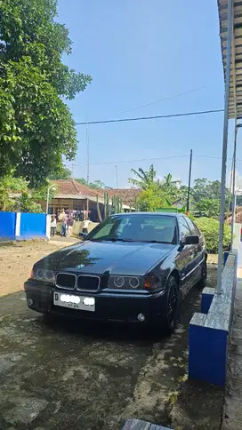 BMW E36 318 M40