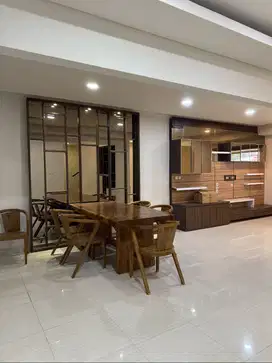 Dijual Rumah 2 lt Furnished Terawat di Serenade Lake GS