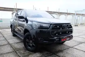 2023 TOYOTA HILUX V DOUBLE CABIN 4x4 DIESEL FACELIFT