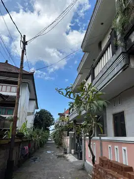 DI JUAL RUMAH PLUS RUMAH KOS 10 KAMAR DI GATSU TIMUR DENPASAR   CDL098