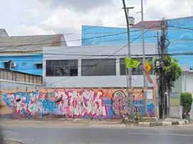 Disewakan ruko ex showroom mobil di jalan raya Bekasi Barat