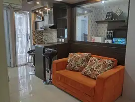 DISEWAKAN 2 KAMAR FURNIS LANTAI RENDAH DEKAT MALL APT BASSURA CITY