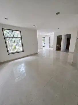 Rumah hoek lebar 11 di lippo tangerang