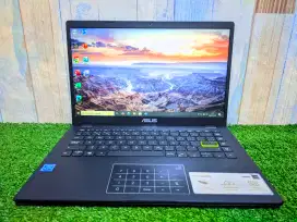 ASUS vivobook E410MA Tahun 2021 cell N4020  RAM 4 GB SSD 256+64 GB