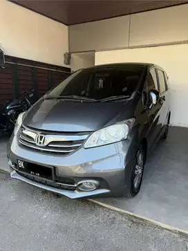 Honda Freed type E tahun 2013 (PSD)