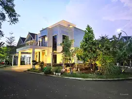 Rumah Mewah hoek 3lt 12x15 180m Cluster Thames JGC Jakarta Garden City