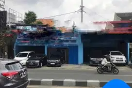 Dijual rumah dan showroom mobil di jalan Sultang Agung Bekasi