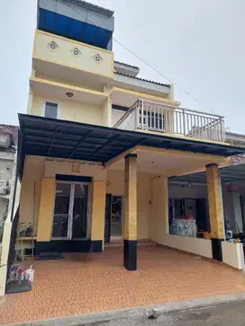 Dijual rumah 3lantai harga terbaik di Harapan Indah Cluster Harmoni