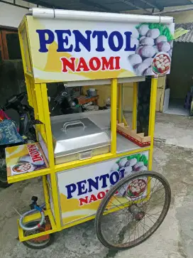Gerobak Pentol, cakwe, siomay, dll