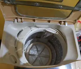 Mesin cuci merek LG