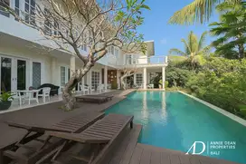 FREEHOLD / LEASEHOLD EUROPEAN-STYLE 4-BEDROOM LUXURY VILLA IN UMALAS