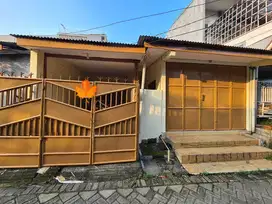 Dijual rumah bonus kios rapih terawat di Harapan Indah 1 Bekasi