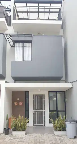 Rumah 3 Lantai Nempel Anwa Mini Cluster Adhyaksa Karang Tengah Tangera