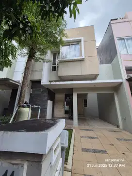 Disewakan rumah di cluster canary the spring